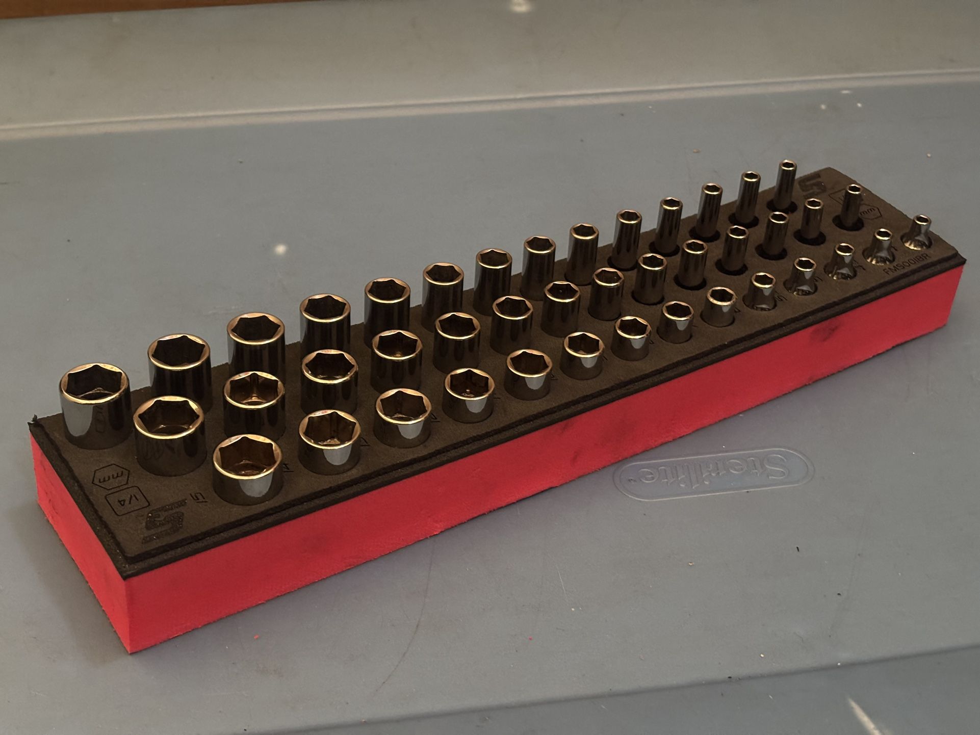 Snap-on Tools  42 pc 1/4" Drive 6-Point Metric Flank Drive® Socket Set with PRO-FI™ Organization (4–15 mm) (Red