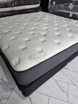King Sizes Mattress And Box Spring