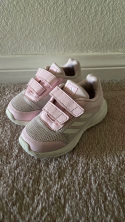 Toddler shoes - Size 7K