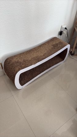 Cat scratching post