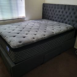 Charcoal Queen Platform Bed 