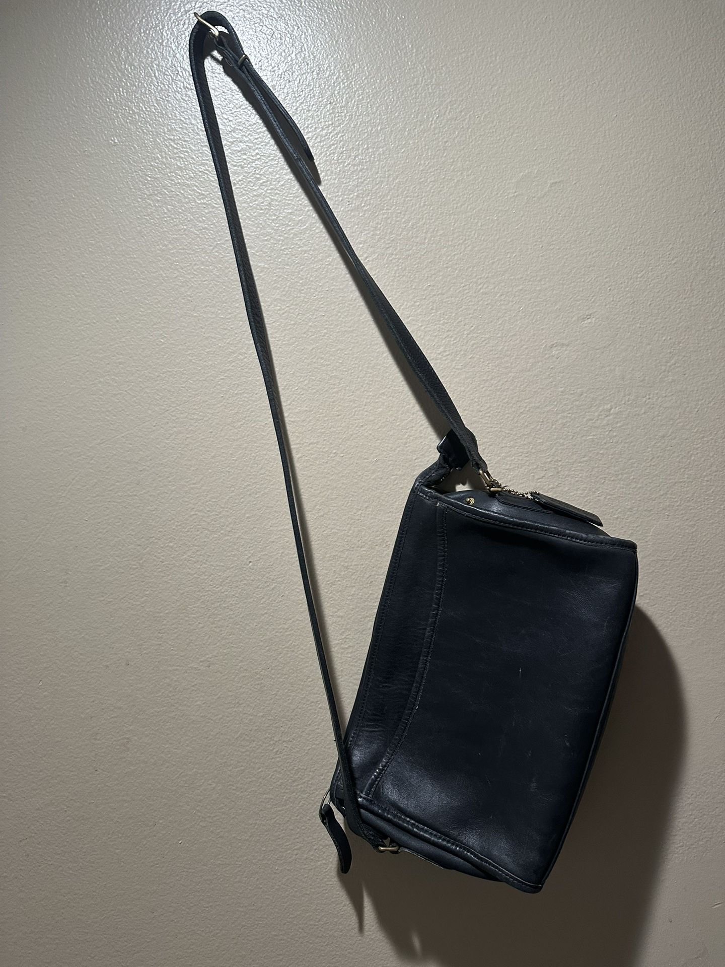 Vintage Coach USA Made Black Leather Crossbody Bag –