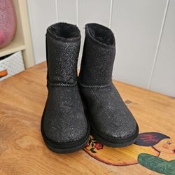 Girl Uggs