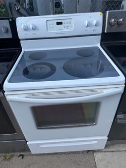 Frigidaire Electric Stove