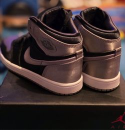 Nike Air Jordan 1 Retro High OG Satin Shadow 1.5Y