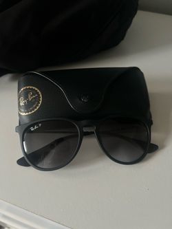 Black Frame Ray Bans - Barely Used - Like New