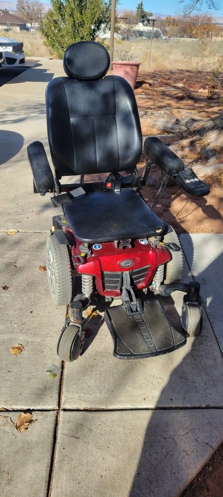 Quantum Edge Power Chair