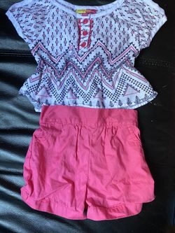 Cute outfit pink is 18 months / yellow outfit 6-9 months 8$ both