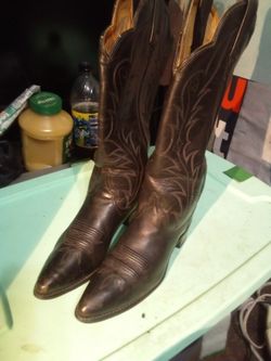 Used cowboy boots 20 bucks women's size 8 and 1/2