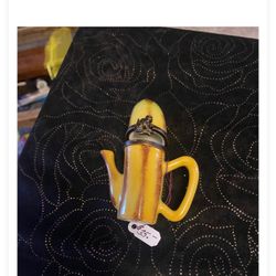 Mini collectible banana tea pot