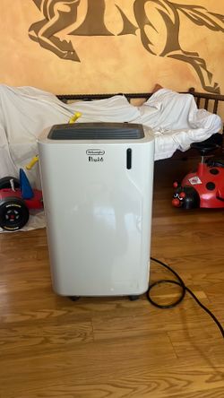 De  Longhi brand Pinguino portable A/C like new