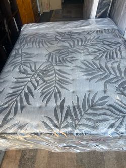 Queen size mattress Sealy Posturepedic classic