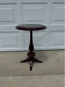 Bombay Company Cherry Pedestal Accent Side Table