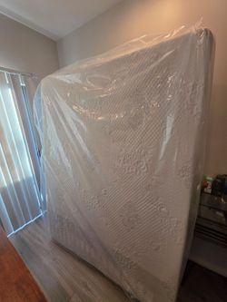 Premier 8" Queen Mattress memory foam