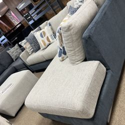 Absolutely Stunning Nice Sectional!