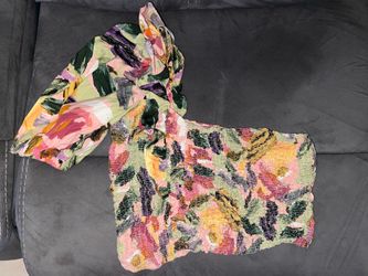 Zara top ( Read description)