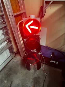 Eagle 12” Cast Aluminum Traffic Signal / Traffic Light – Working LED Arrow