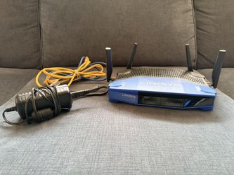 Linksys WRT1900 Dual band WiFi Router