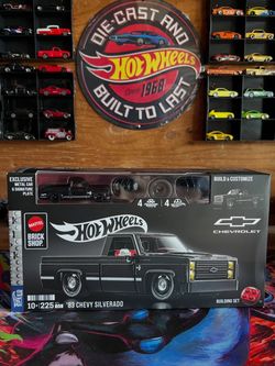 Hot wheels  Mattel brick shop ‘83 Chevy Silverado