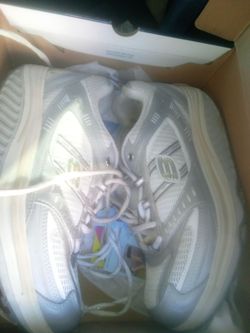 Skechers