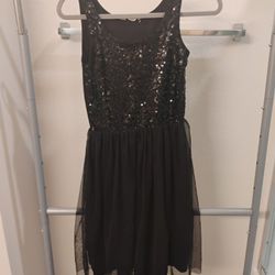 H&M NEW dress Nuevo VESTIDO 12-14 años 12-14 year old dress.