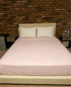 Crème bed frame with headboard