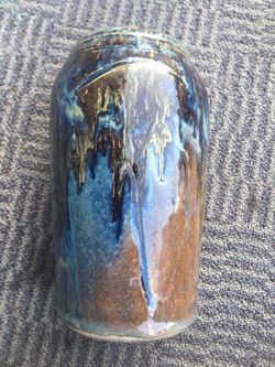 RHC ceramic class glazed vase. 7.5” tall