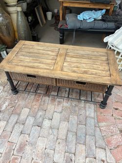 Coffee table great shape $70