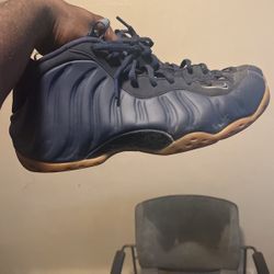 Nikes 14 Can’t Fit Em 