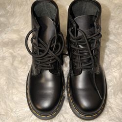 Dr Martens Original boots 