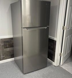 28” FRIGIDAIRE TOP FREEZER APARTMENT  STAINLESS MODEL 2022