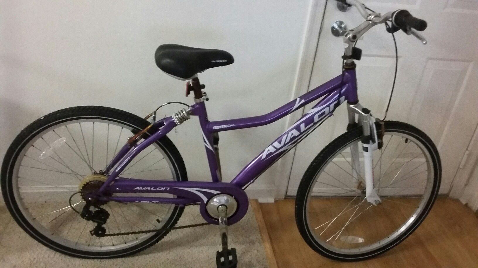 BEAUTIFUL BICYCLE AVALON 6061 ATT 7 SHIFT SPEEDS DUAL SHX SERIES 2.6 LIKE NEW EXCELLENT CONDITION