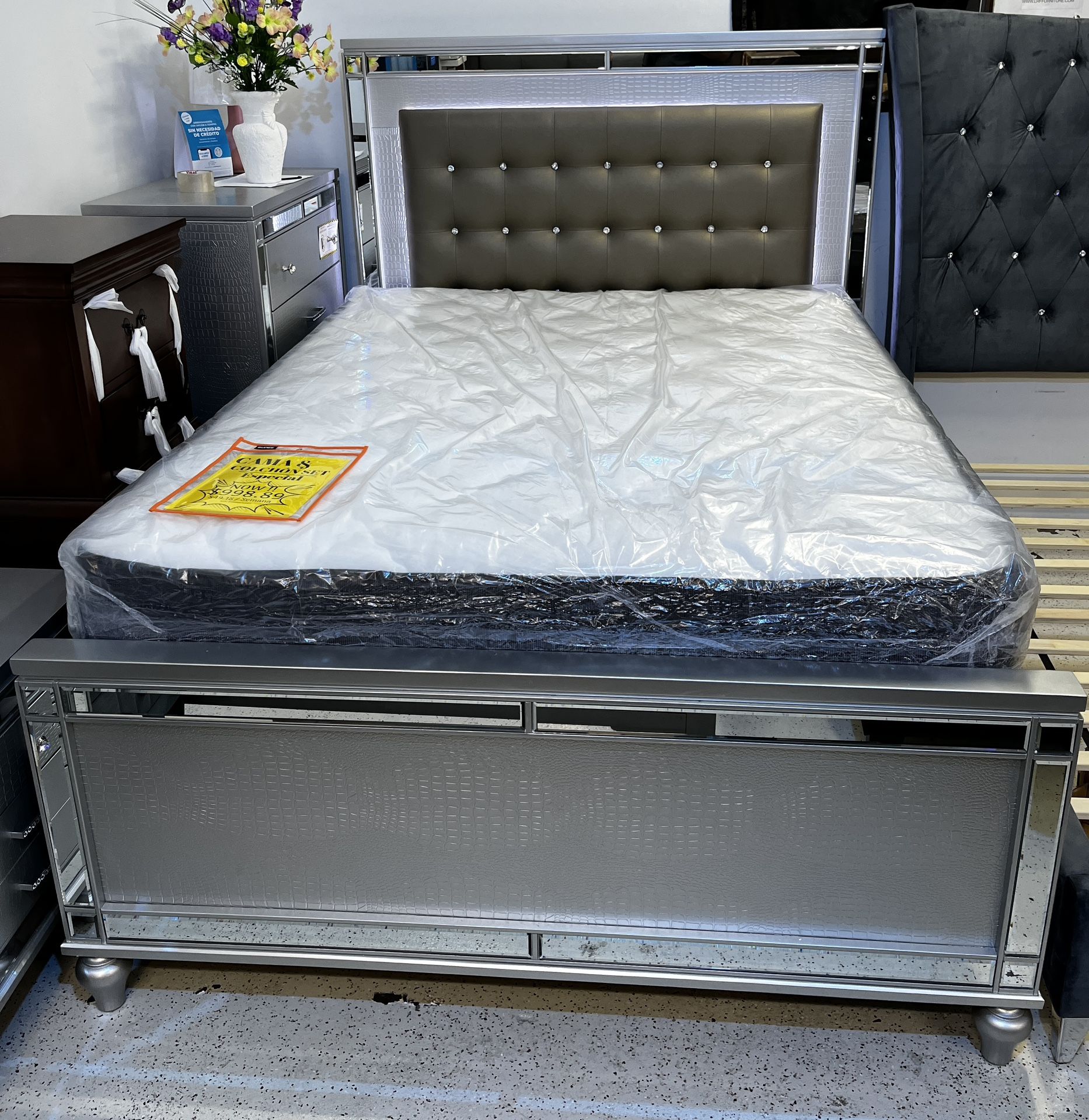 New Queen Mirror Bed And Mattress Set