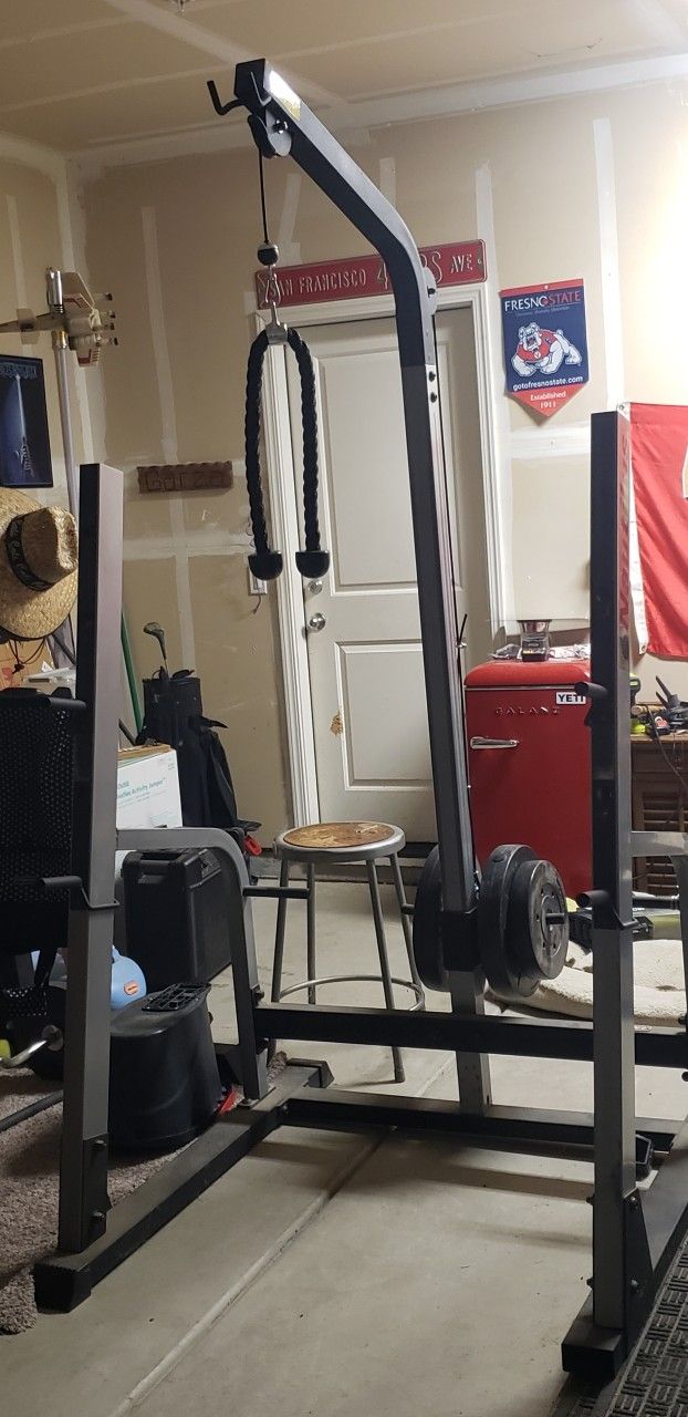 Lat Pull Down Machine