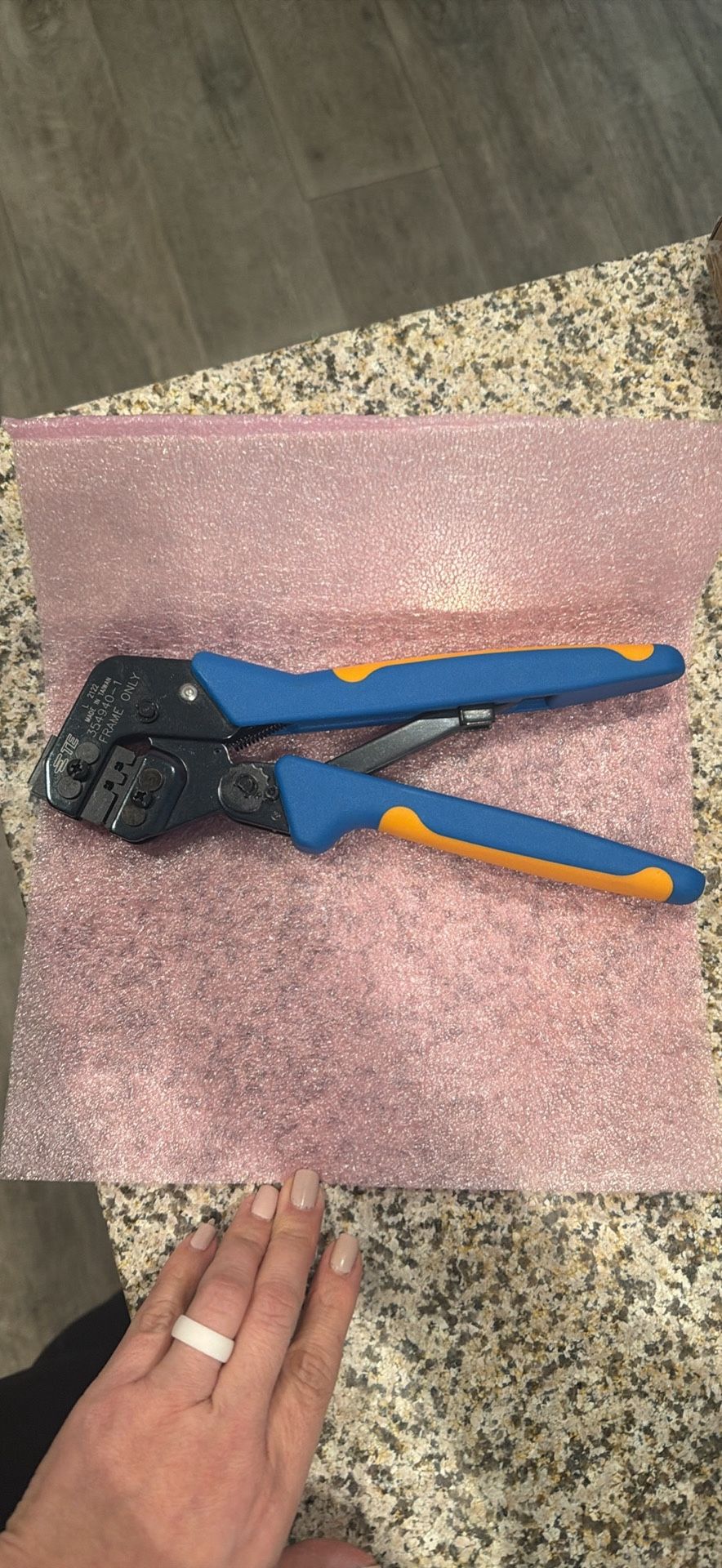 Tee Connectivity/AMP 90546 Hand Crimp