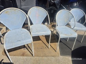 4 Outdooor Metal Chairs