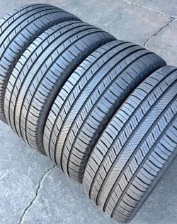 205/55/16 Michelin đđ Vendo un set de llantas con 80% de vida las 4 đđ