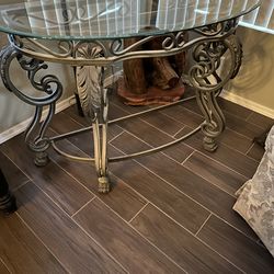 Glass Table, heavy duty perfect condition