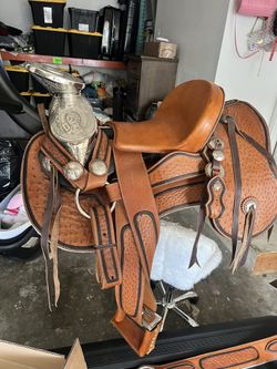 Silla De Caballo De Montar Completamente Nueva