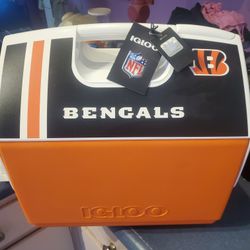 BRAND NEW 16q igloo bengals cooler