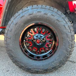17x9 Fuel Wheels And Tires 35/1250/17 Nitto Recon