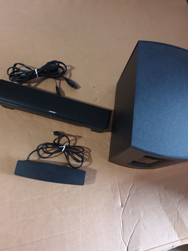 Bose SoundTouch 120 Home Theater System (Control Console NOT included) for Sale in Hickory Hills