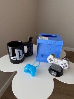 Video game, miscellaneous items selling altogether