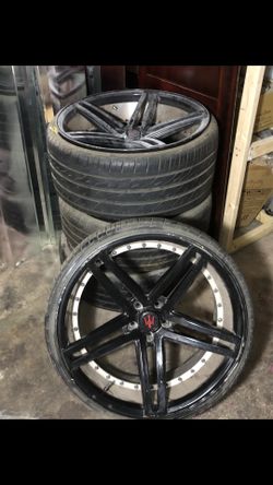 Maserati wheels with tires
