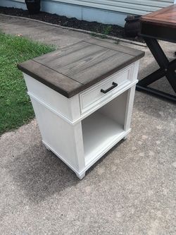 Side Table/Nightstand