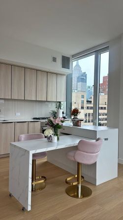 Extendable Kitchen Island (Homary) - Like New