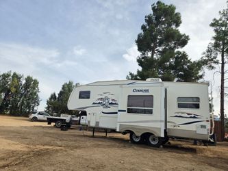 2004 fifthwheel trailer 26 ft long