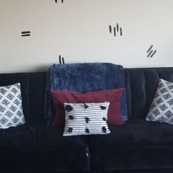 Black Modern Couch/Futon - Barely Used ! !
