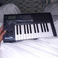 Keyboard And Beat Machine