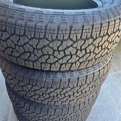 275/65/20 Vendo Un Set De Llantas Marca Goodyear En Muy Buenas Condiciones De Vida Las 4 